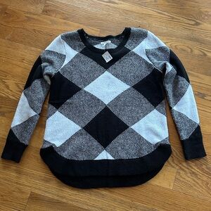 NWT Maurice’s Plaid Curved Hem Sweater
